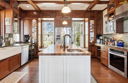 St. Michaels House | Indulge in St. Michaels: Private Dock & Kayaks Await