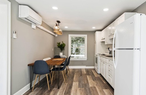 Algonquin House | Discover a Retreat Near Downtown Cambridge with Kayaks & Bikes