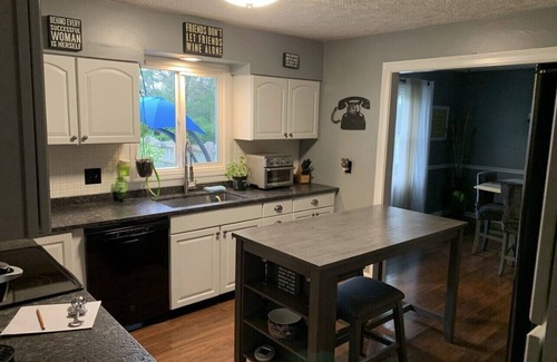 Noblesville House | Convenient Stay Near Grand Park and Ruoff Music Center