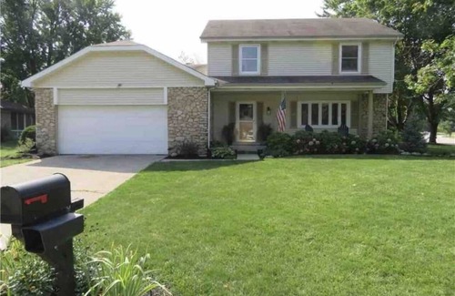 Noblesville House | Convenient Stay Near Grand Park and Ruoff Music Center