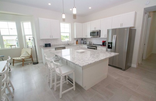 Naples Condo | Scenic 3BR Condo Steps from Marco Island Beaches