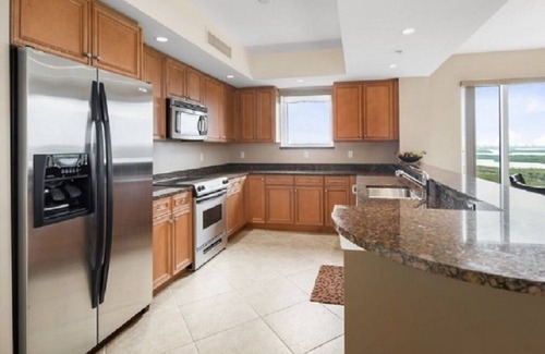 Hammock Bay Condo | Convenient Condo Near Marco Island Beaches with Pool Access