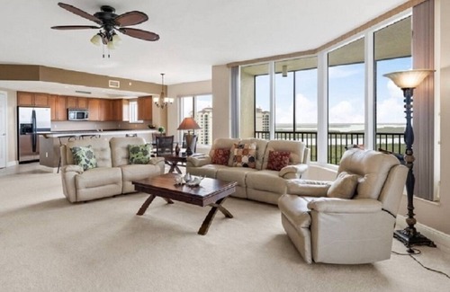 Hammock Bay Condo | Convenient Condo Near Marco Island Beaches with Pool Access