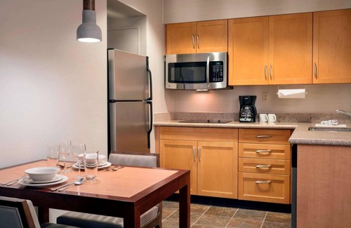 South Scottsdale Apartment | Pet-Friendly Retreat near Phoenix Art Museum with Breakfast