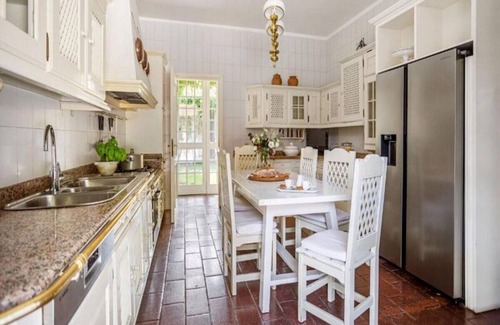 Carella Villa | Relaxing Retreat Near Bellagio with Pool & Tennis Court