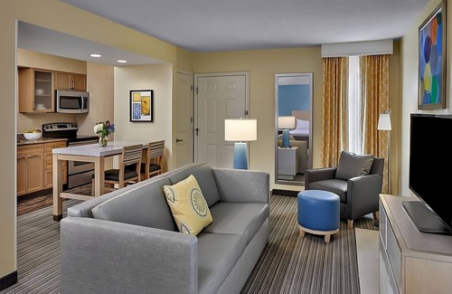 Middleburg Heights Hotel | Convenient Stay Near Downtown Cleveland with Free Parking