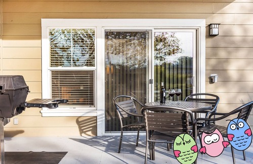 Windsor Condo | Convenient Getaway Near World-Class Wineries with Pool