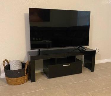 Bearss Plaza House | Prime Location Near Fairgrounds & Busch Gardens, Pet Friendly