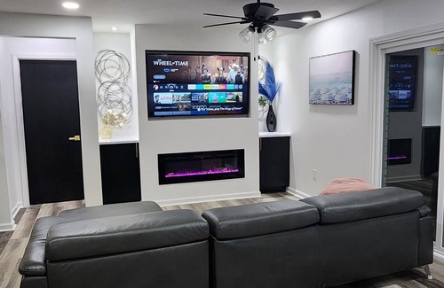 Broadmoor House | Convenient Access Near I-12 with Family-Friendly Amenities