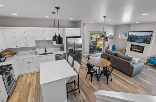Old Farm District House | Dog-Friendly Retreat with Hot Tub Near Old Mill & Fire Pit