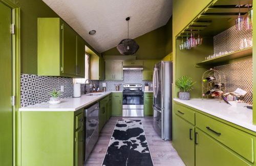 Norman House | Family-Friendly Escape at The Lounge Off Lindsay, Rated 9.8