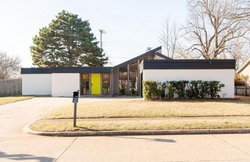 Norman House | Family-Friendly Escape at The Lounge Off Lindsay, Rated 9.8