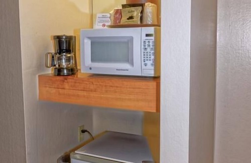 Grand Junction Hotel | Convenient Retreat Near Redlands Mesa Golf Course with Pool
