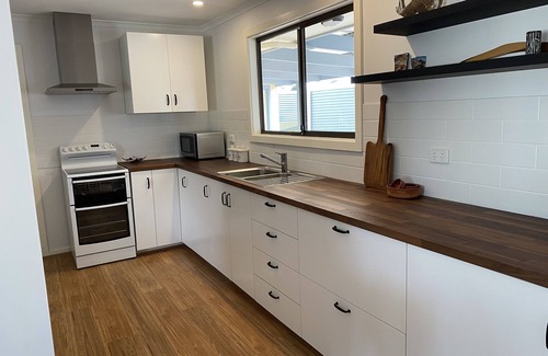 Minlacowie House | Beachside Retreat: Modern Style & 10/10 Guest Rating