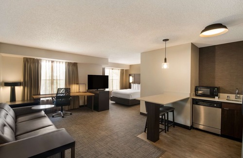 Richardson Hotel | Convenient Access to Dallas Arboretum with Private Kitchen