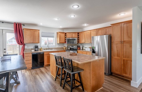 Moses Lake House | Experience Adventure Near Sand Dunes & 5-Star Waterpark
