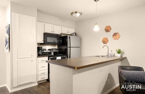 Barton Hills Apartment | Convenient Access to Zilker and Barton Springs with Free Parking