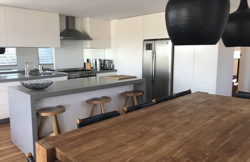 Freshwater House | Oceanfront Freshwater Views Escape with Pool & Breakfast