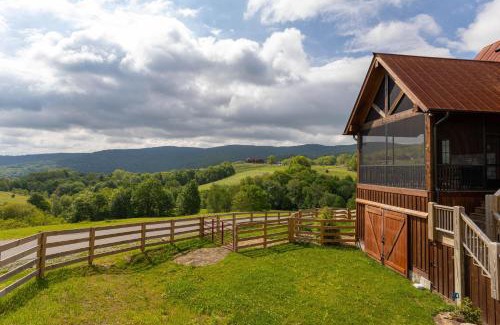 Frank House | Discover Mio Nido at Eagles Nest: Family-Friendly Retreat