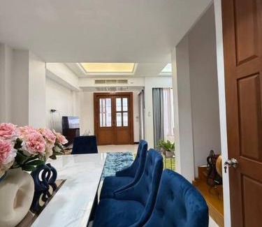 Khlong Toei Nuea Villa | Miq Asoke 5BR Sukhuvit15