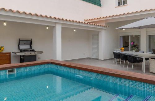 Foners House | Explore Palma -2702 Mallorca: Family-Friendly Pool Retreat