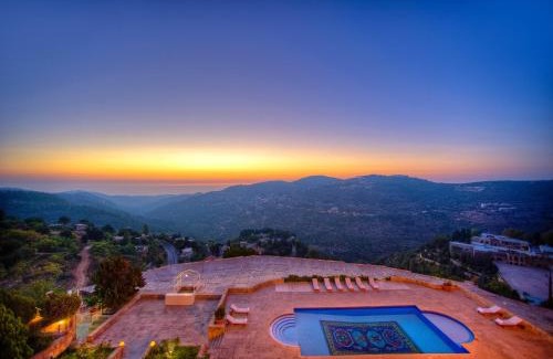 Beit Al Dine Hotel | Experience Elegance at Mir Amin Palace: Rated 9/10