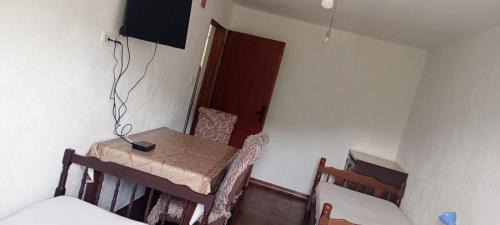 Virpazar Apartment | Family-Friendly MIR Hotel: Your Budget Escape Awaits
