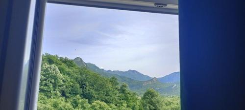 Virpazar Apartment | Family-Friendly MIR Hotel: Your Budget Escape Awaits