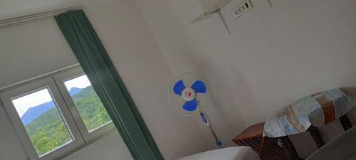 Virpazar Apartment | Family-Friendly MIR Hotel: Your Budget Escape Awaits