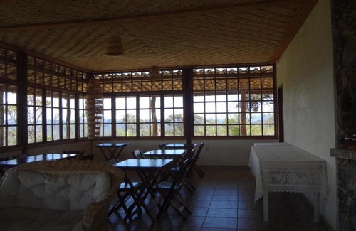 Sao Goncalo do Rio das Pedras Hotel | Mirante do Vale: Enjoy a Pool, Hot Tub & Breakfast