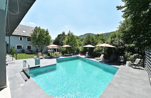 Valea Doftanei Villa | Family-Friendly Retreat: Mira by Atra with Pool & Breakfast