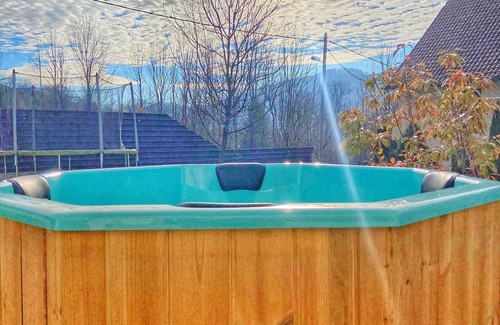 Valea Doftanei Villa | Family-Friendly Retreat: Mira by Atra with Pool & Breakfast