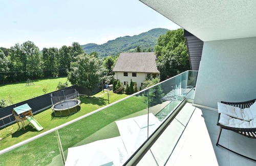 Valea Doftanei Villa | Family-Friendly Retreat: Mira by Atra with Pool & Breakfast