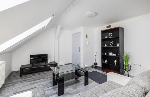 Erzsebetfalva House | Budget-Friendly Milan Apartman: Pet and Child Friendly Stay