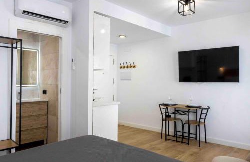 San Basilio Apartment | Guest Rated: MiRa San Basilio - Family-Friendly Retreat