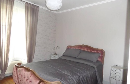 Grandcamp-Maisy House | Family-Friendly Mirabelle Grandcamp-Maisy with Kitchen Access