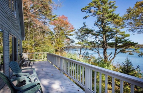 Round Pond House | Experience Miracle Place: Rated 9.8, Pet-Friendly Oasis