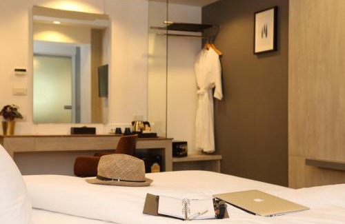 Racha Thewa Hotel | Stylish Miracle Suvarnabhumi Airport with Pool & Dining