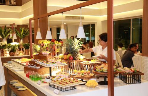 Racha Thewa Hotel | Stylish Miracle Suvarnabhumi Airport with Pool & Dining
