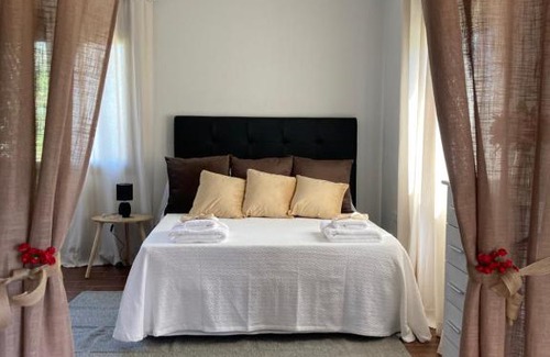 Candeleda House | Discover Mirada a Gredos: Family-Friendly with Pool Access