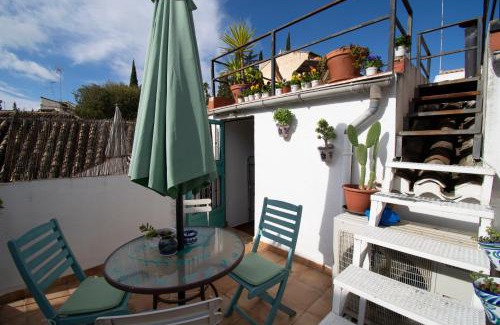 Sacromonte Apartment | Cozy Mirador Alhambra with Private Terraces & Wifi