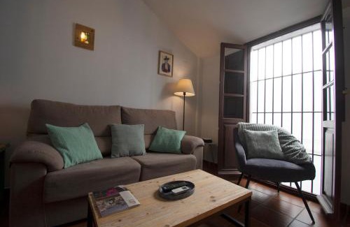 Sacromonte Apartment | Cozy Mirador Alhambra with Private Terraces & Wifi