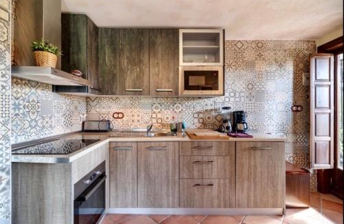 Sacromonte Apartment | Convenient Stays at Alojamientos Alhambra - Rated 8/10