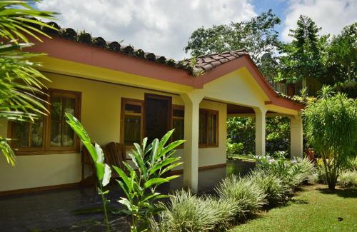 El Fosforo House | Cozy Casa Mirador: Walk to Dining and Attractions