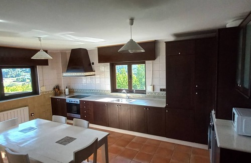 Serantes House | Pet-Friendly Retreat at Mirador de Maruja for Families