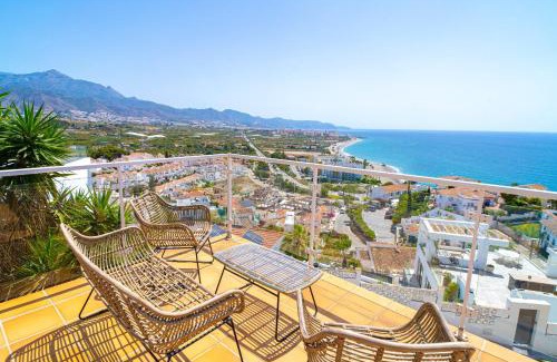 Punta Lara Villa | Relax at Mirador de Punta Lara with Oceanfront Views