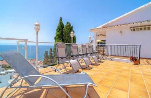 Punta Lara Villa | Relax at Mirador de Punta Lara with Oceanfront Views