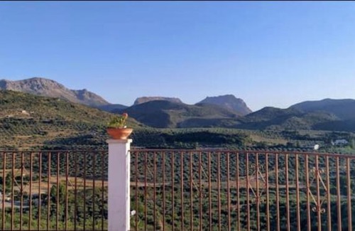 Priego de Cordoba House | Pet-Friendly Retreat at Mirador de Quiroga Priego