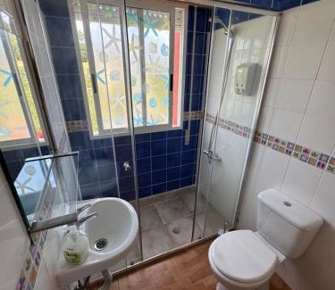 O Pino House | Family-Friendly Stay at Mirador De Rouris - Great Reviews!