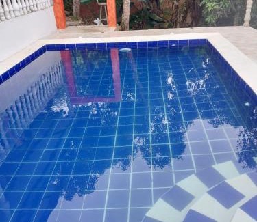 El Colegio Villa | Inviting Mirador del Sol y los Nevados with Pool & Pets